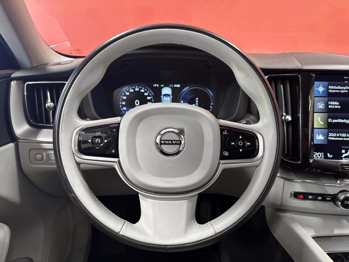 VOLVO XC60 2018