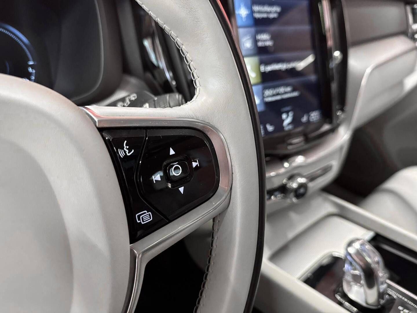 VOLVO XC60 2018