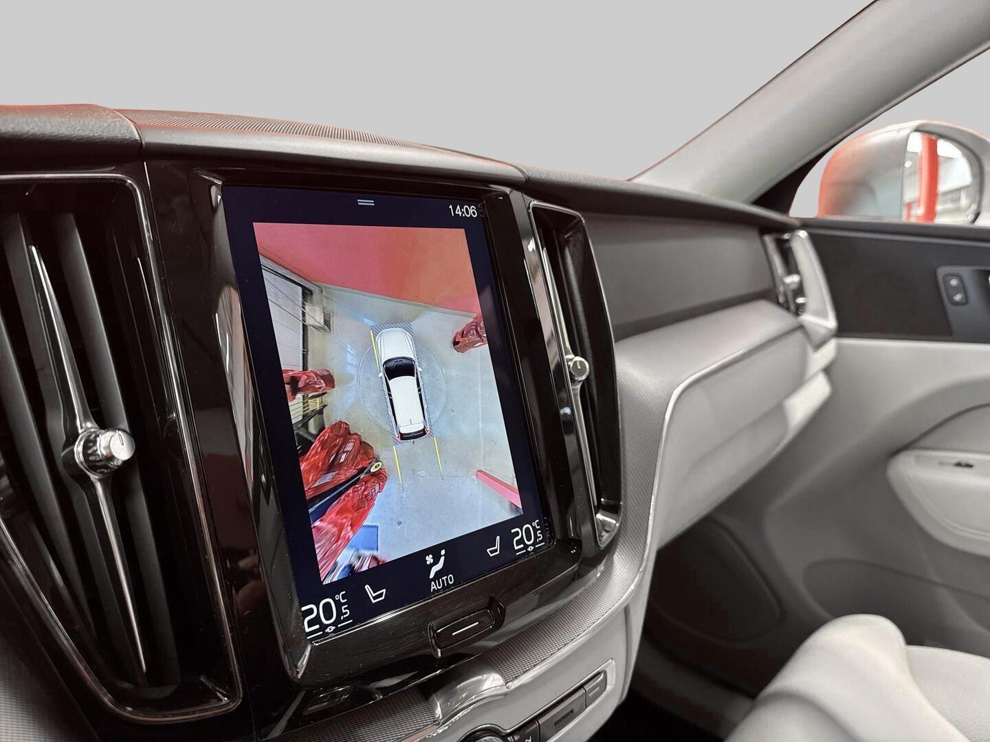 VOLVO XC60 2018