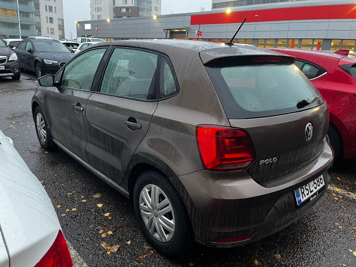 VOLKSWAGEN Polo 2016