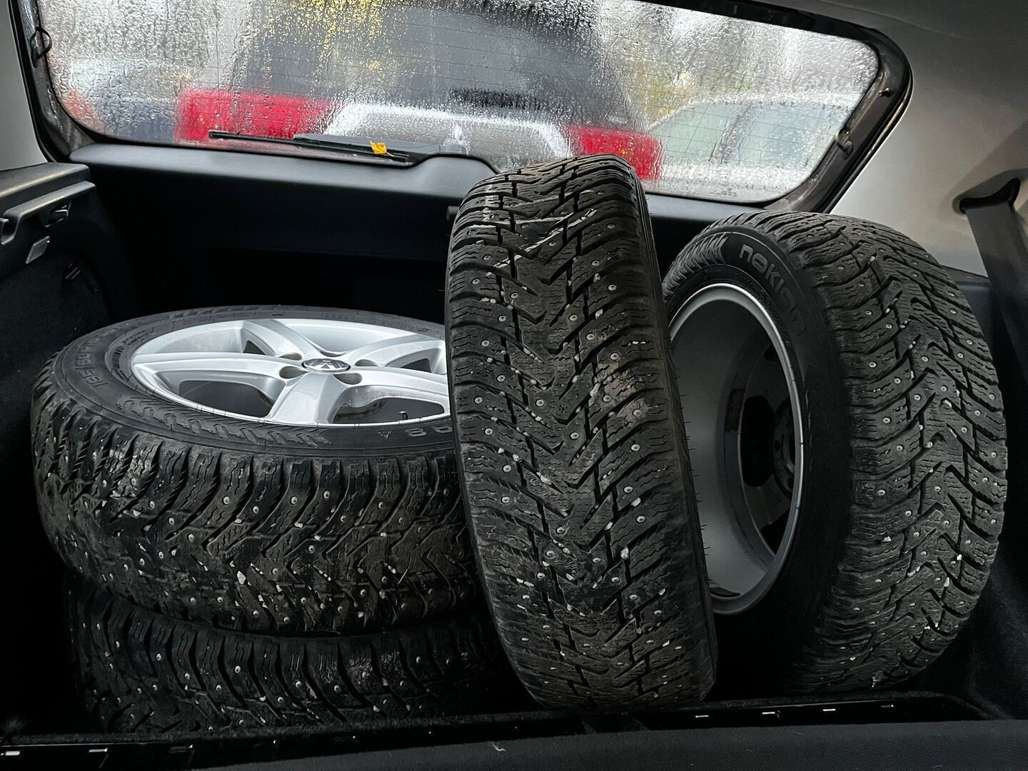 VOLKSWAGEN Polo 2016