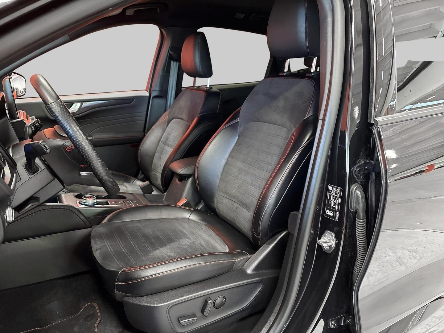 FORD Kuga 2023