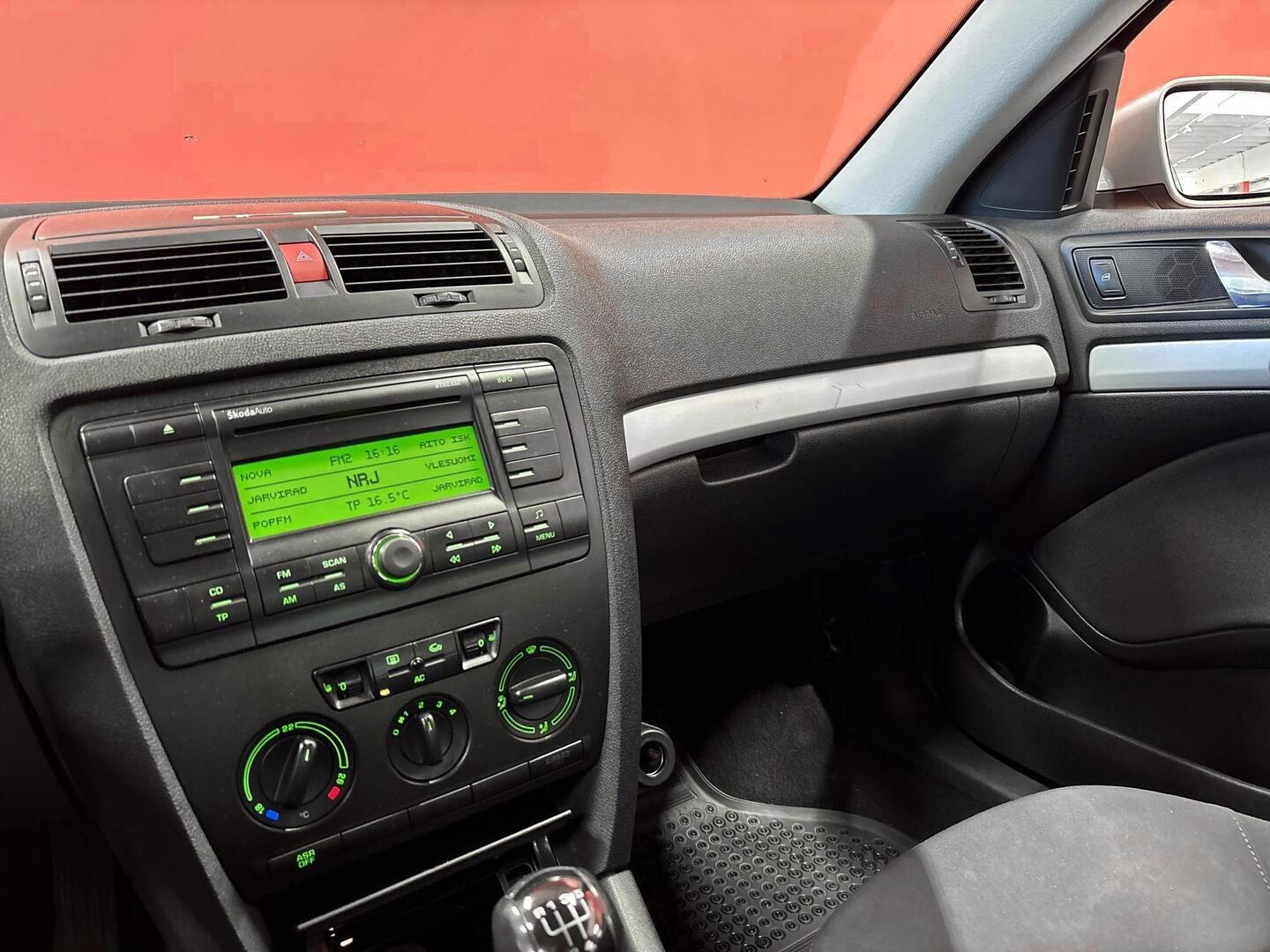 SKODA Octavia 2005
