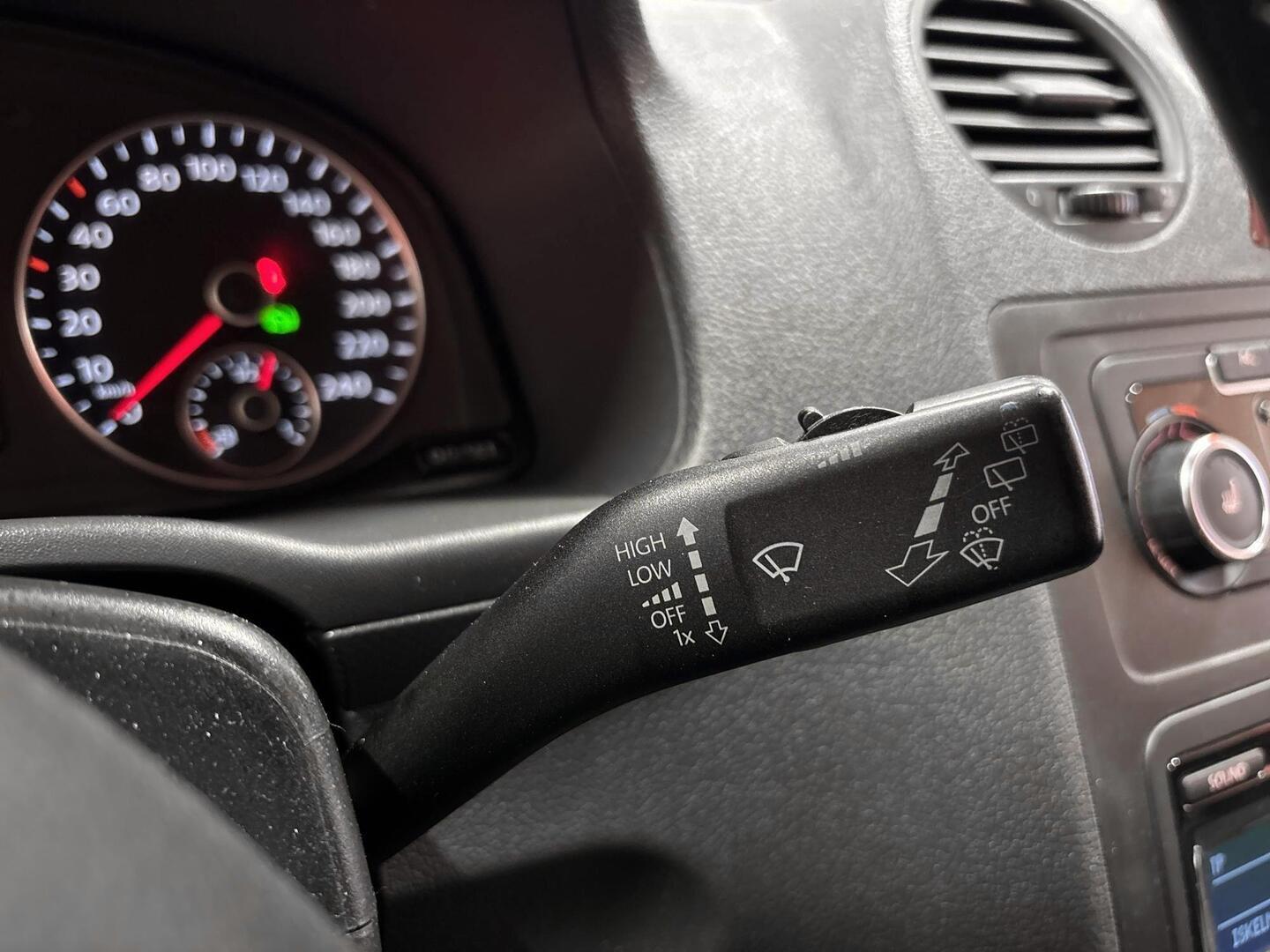 VOLKSWAGEN Caddy Maxi 2012