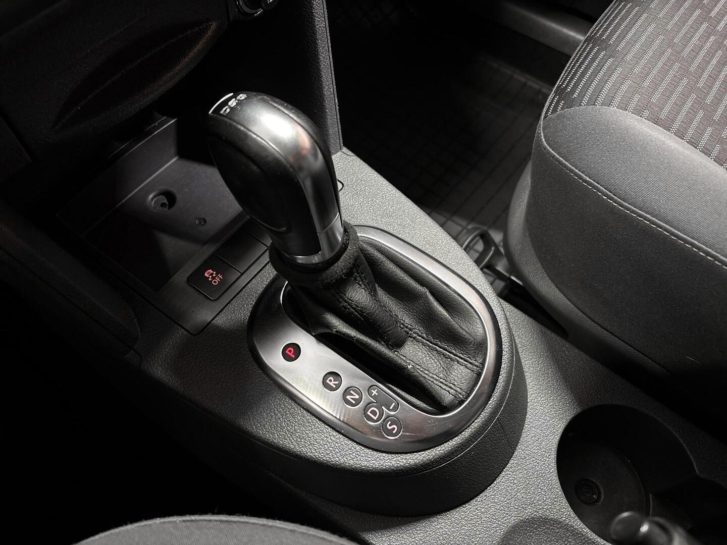 VOLKSWAGEN Caddy Maxi 2012