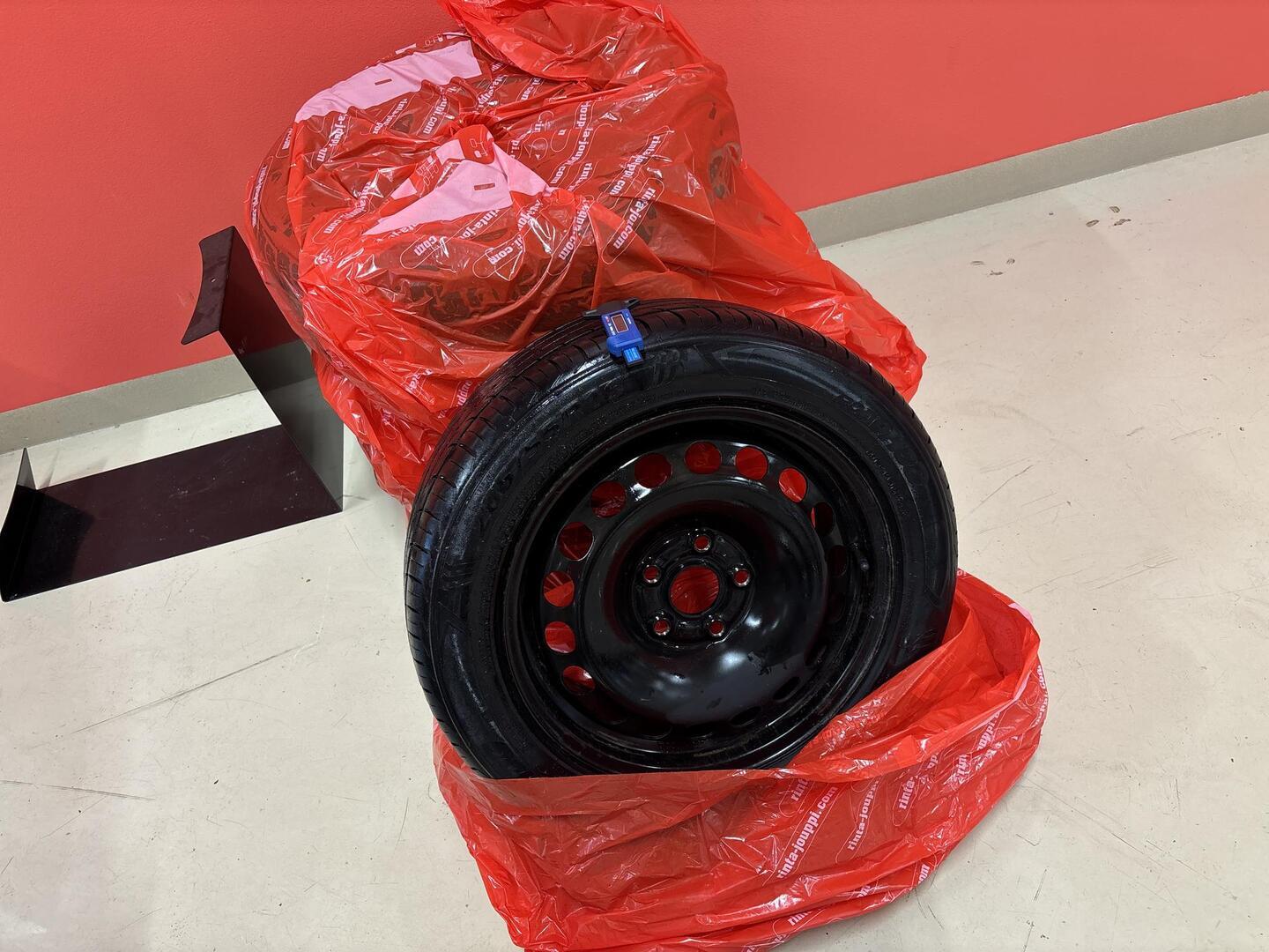 VOLKSWAGEN Caddy Maxi 2012