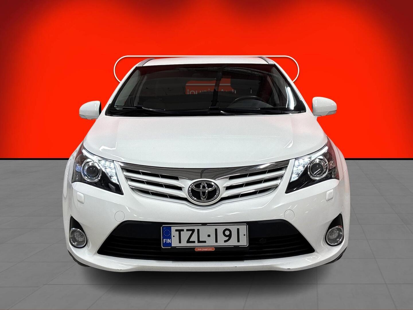 TOYOTA Avensis 2014
