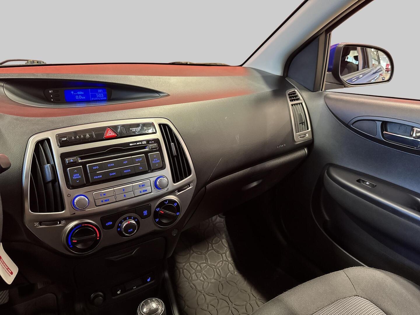 HYUNDAI i20 5d 2013
