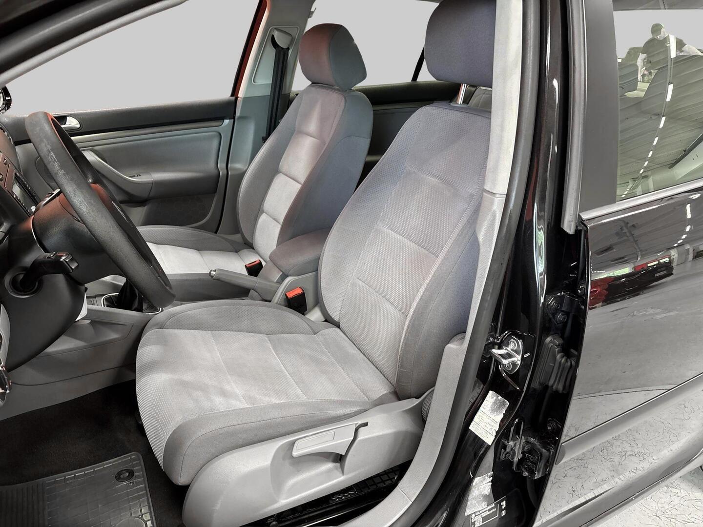 VOLKSWAGEN Golf 2006