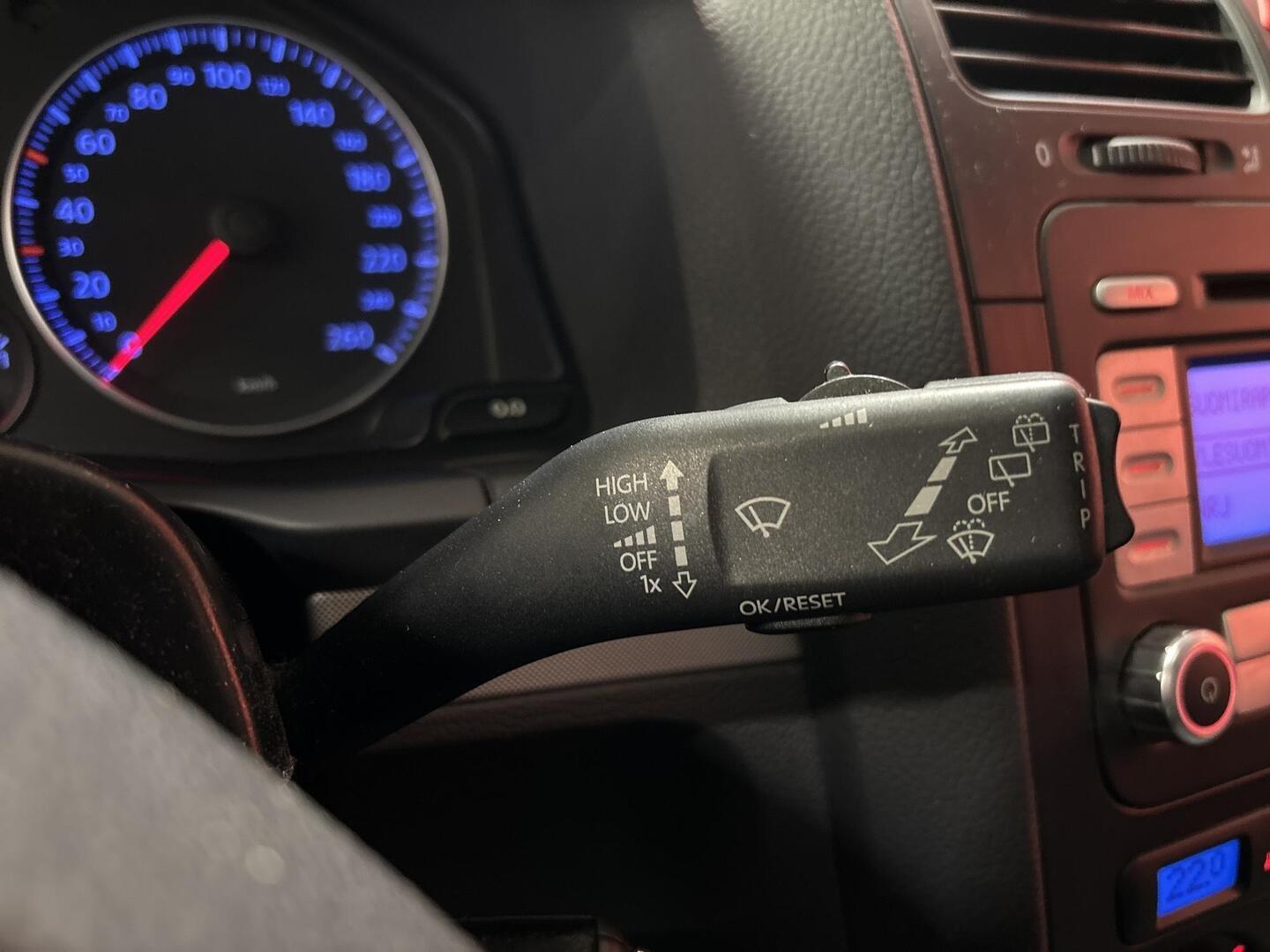 VOLKSWAGEN Golf 2008