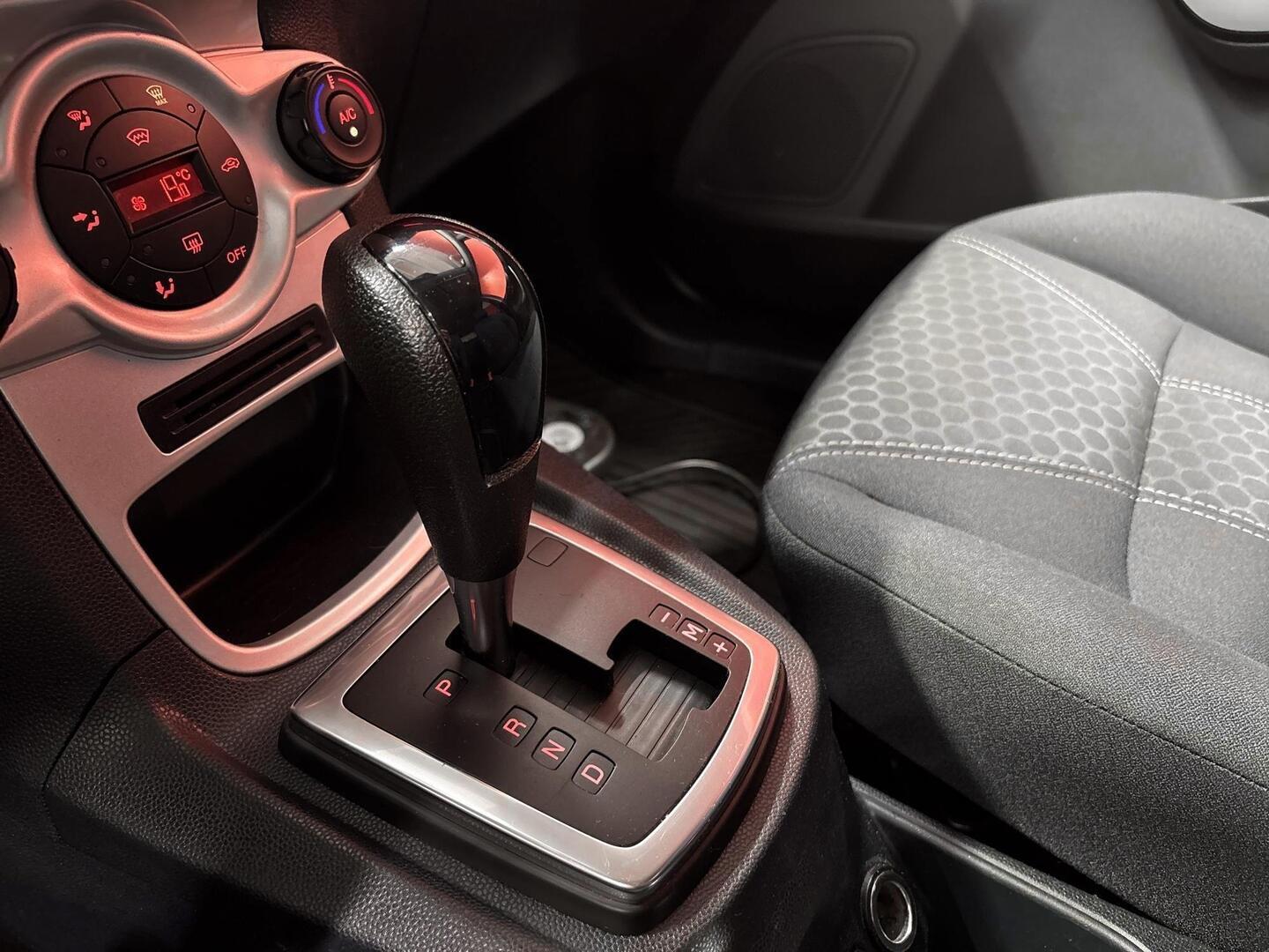 FORD Fiesta 2011