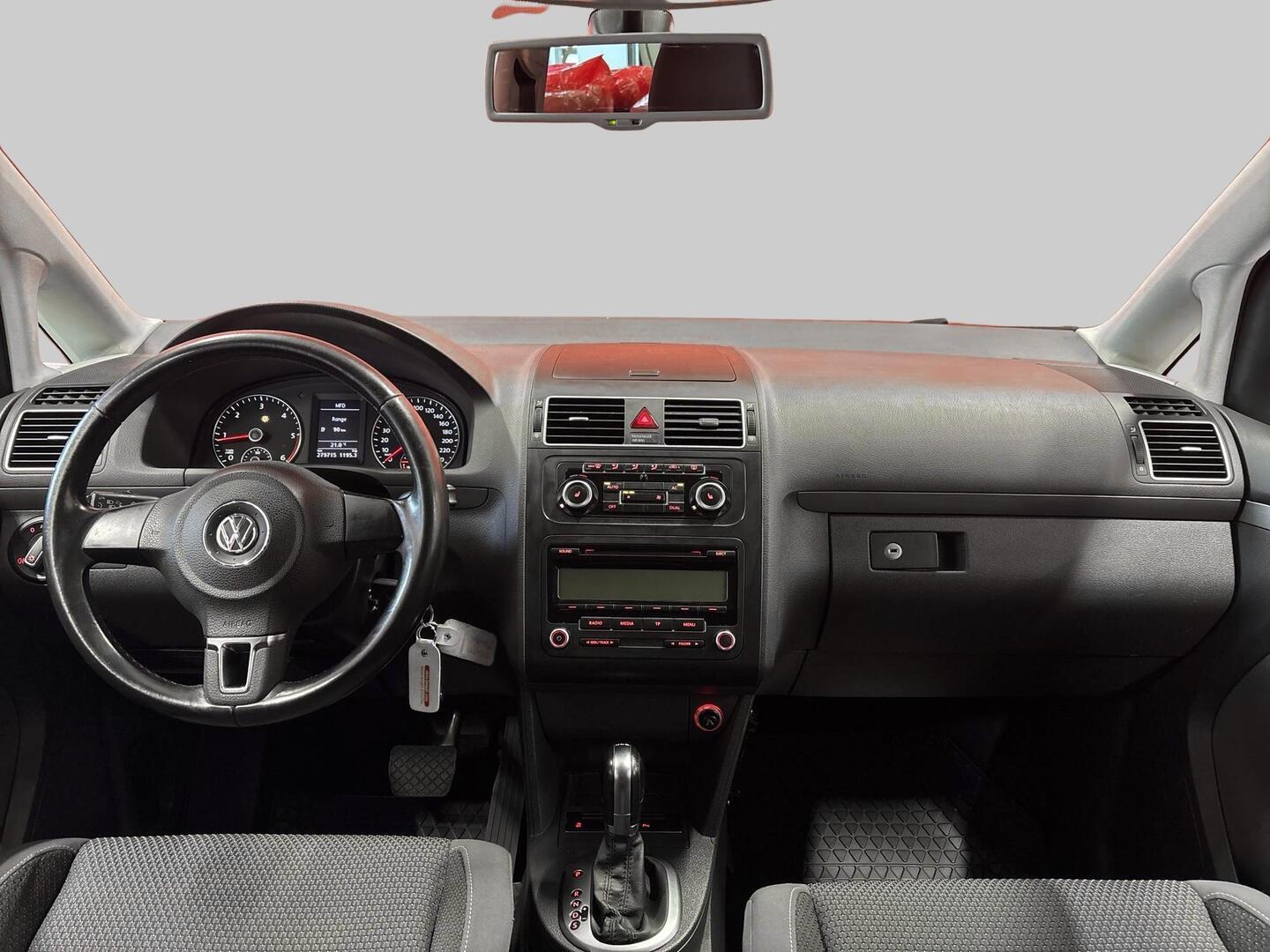 VOLKSWAGEN Touran 2011