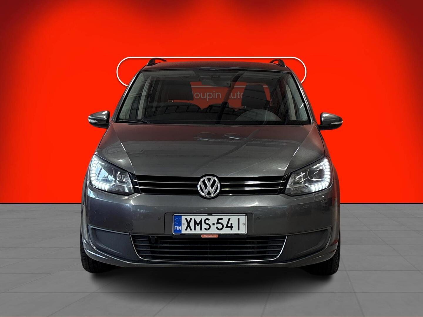 VOLKSWAGEN Touran 2011