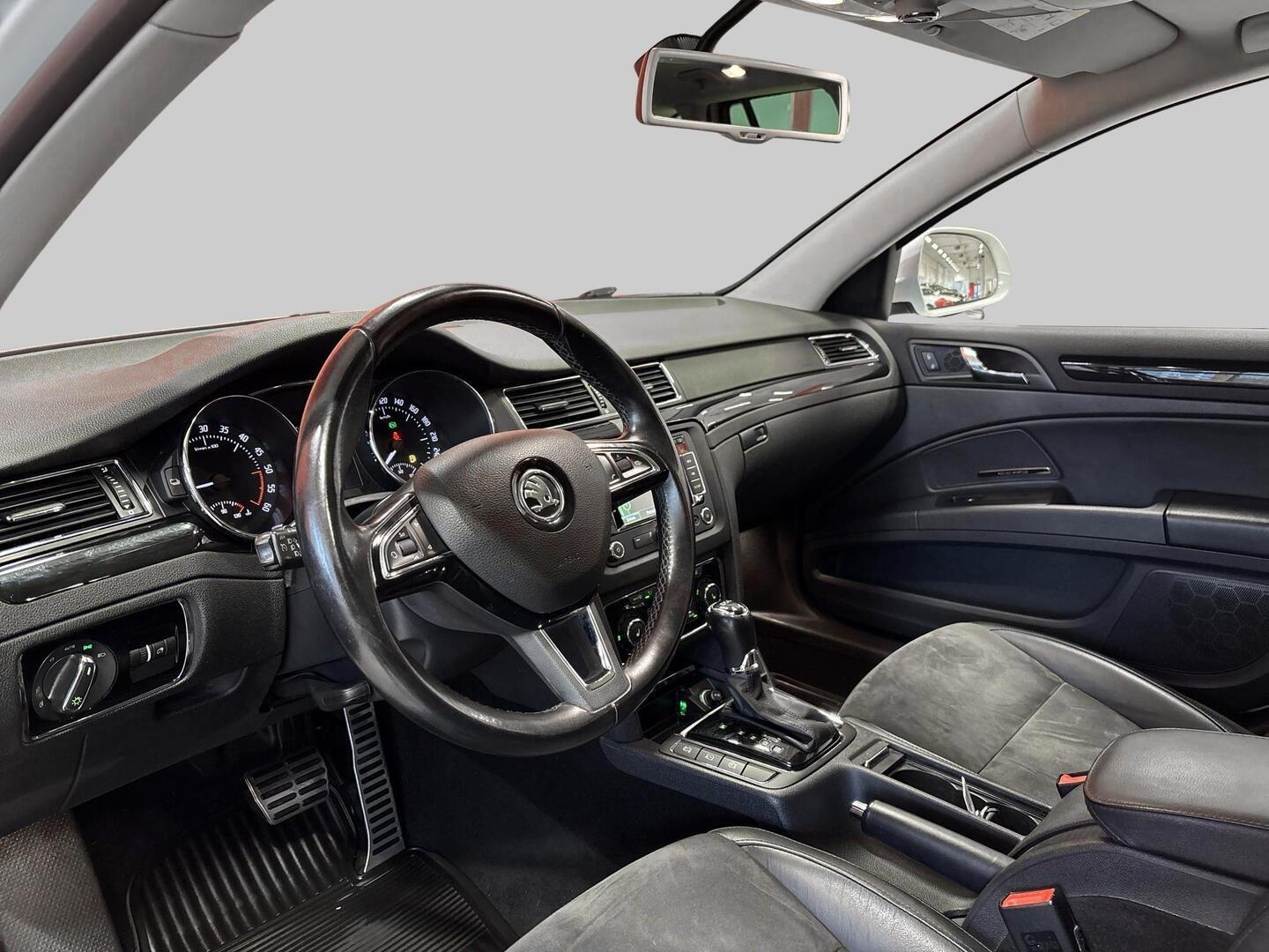 SKODA Superb 2015