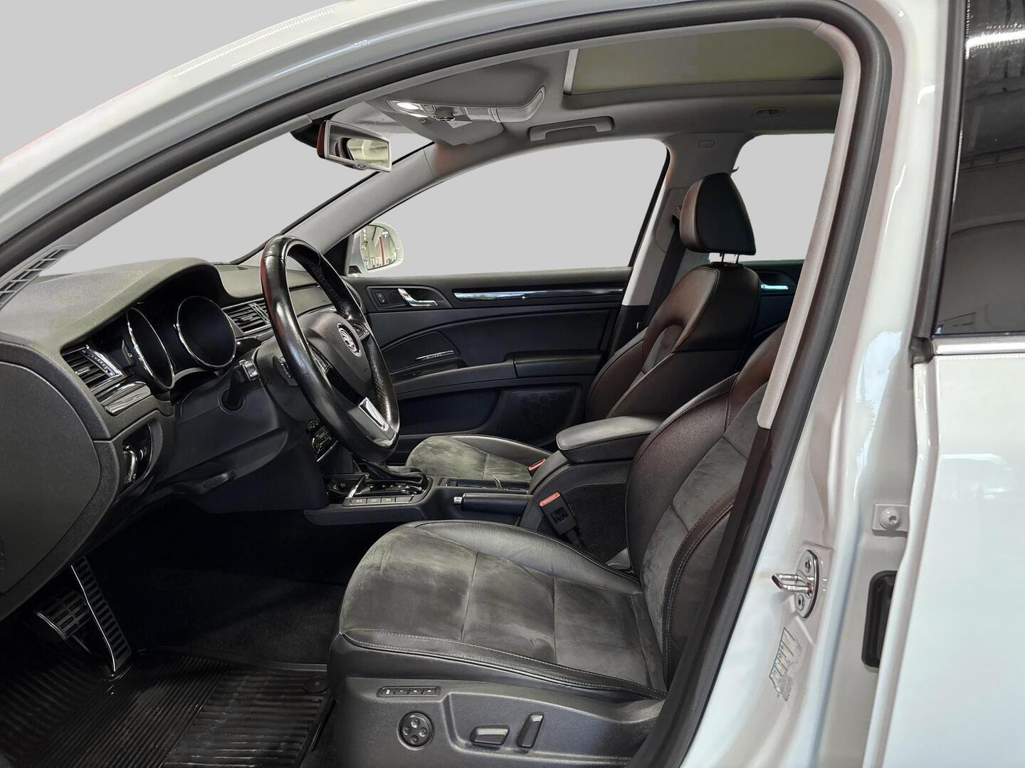 SKODA Superb 2015