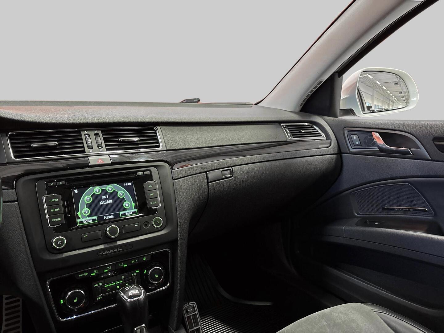 SKODA Superb 2015