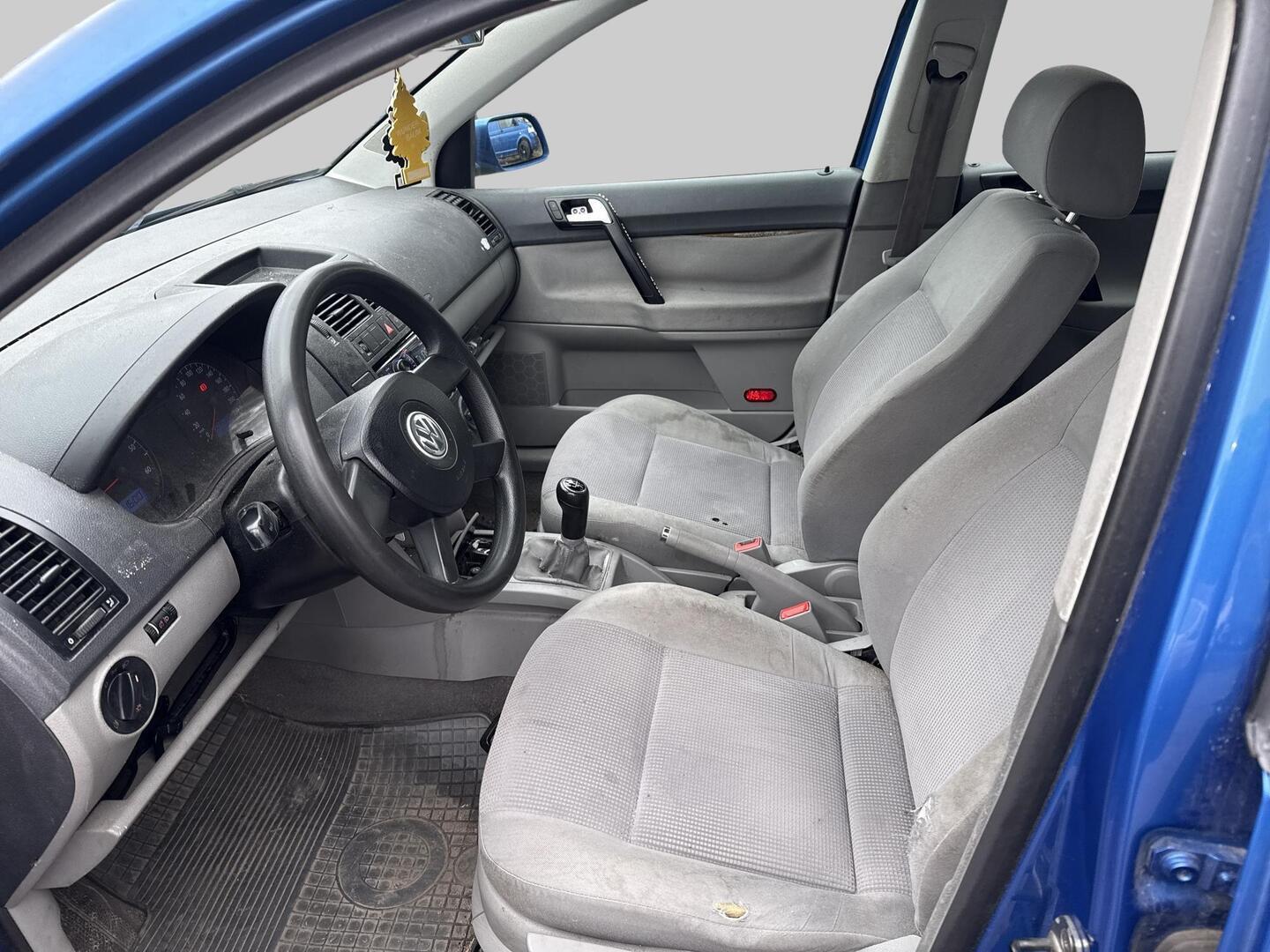 VOLKSWAGEN Polo 2004