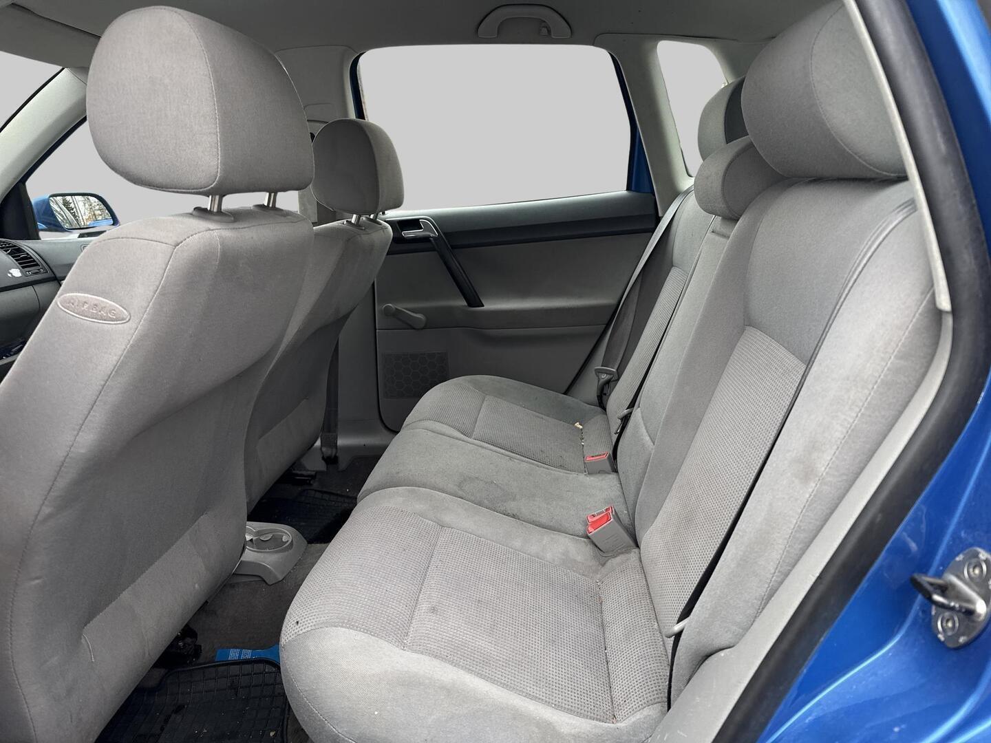 VOLKSWAGEN Polo 2004