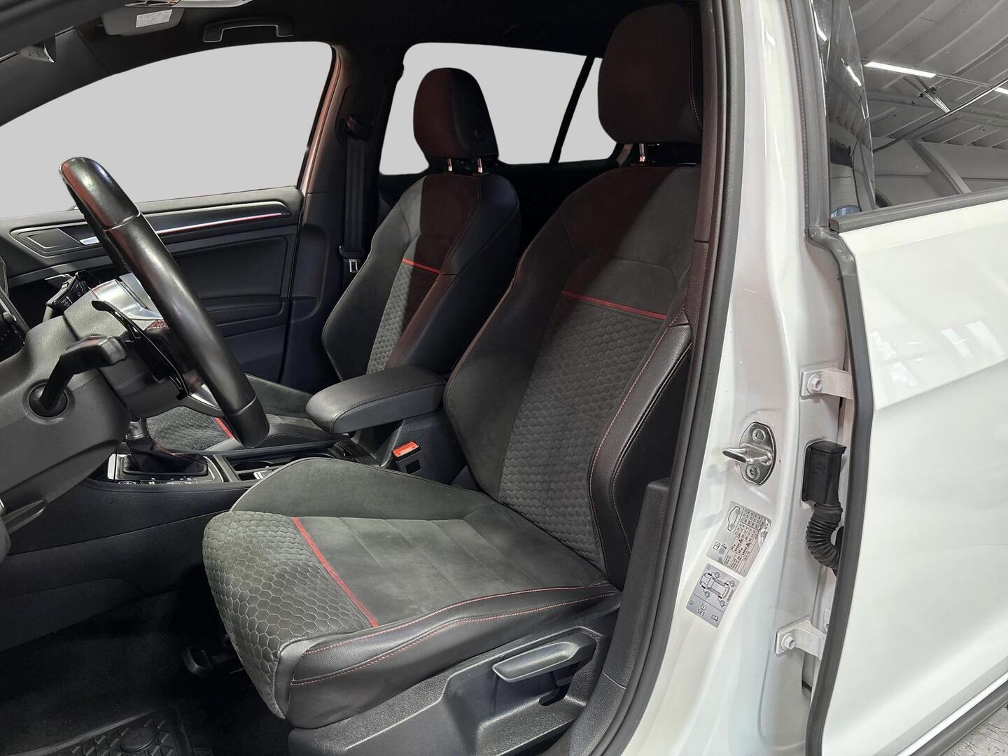 VOLKSWAGEN Golf 2018