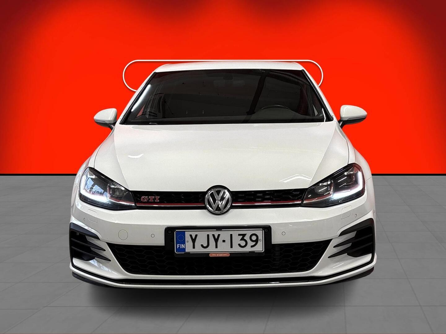 VOLKSWAGEN Golf 2018
