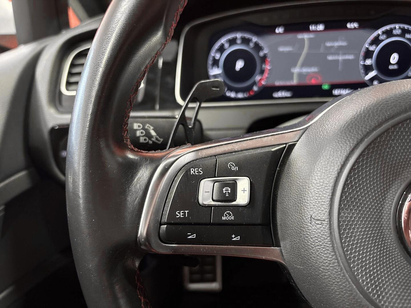 VOLKSWAGEN Golf 2018