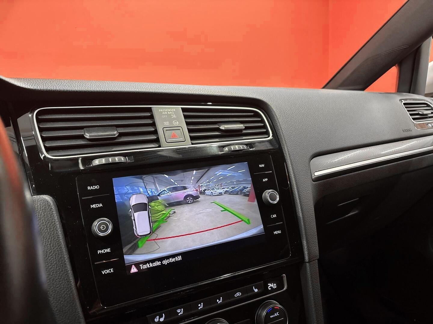 VOLKSWAGEN Golf 2018