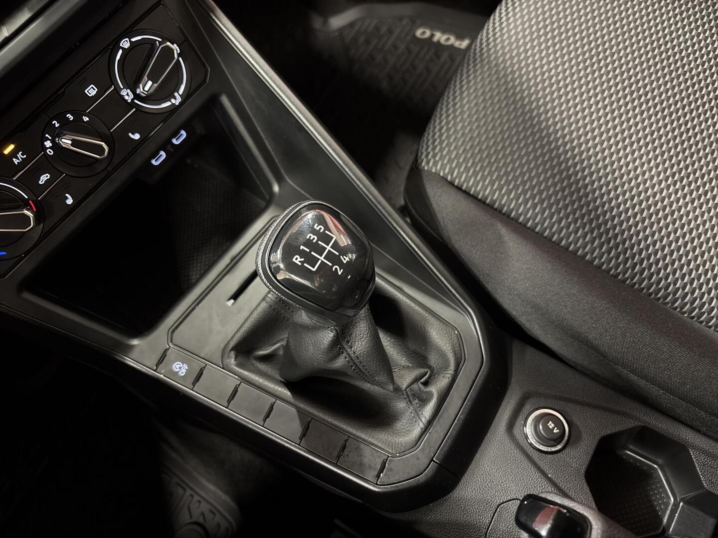 VOLKSWAGEN Polo 2022