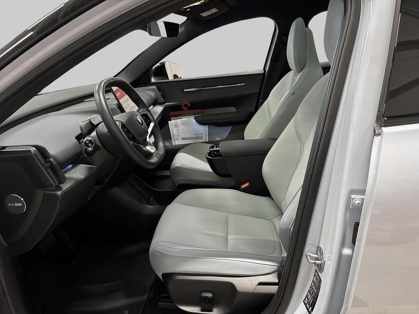 VOLVO EX30 2024