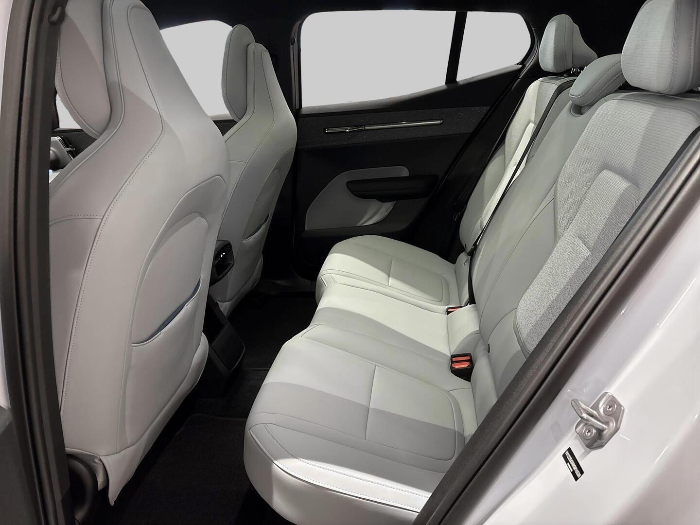 VOLVO EX30 2024