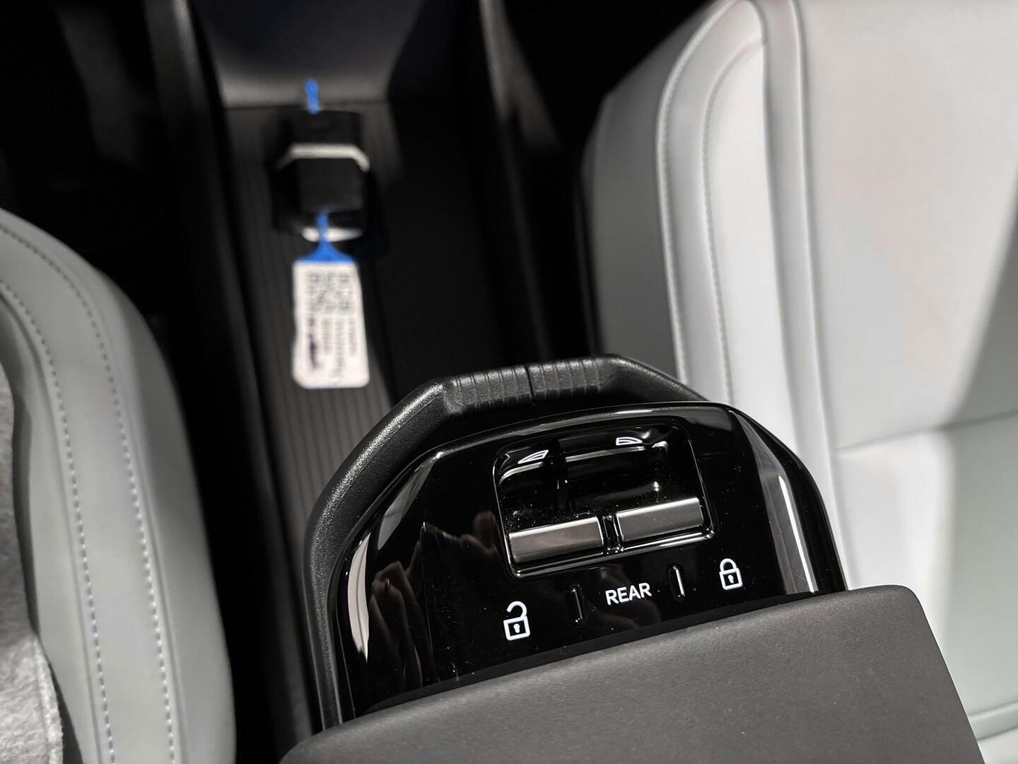 VOLVO EX30 2024