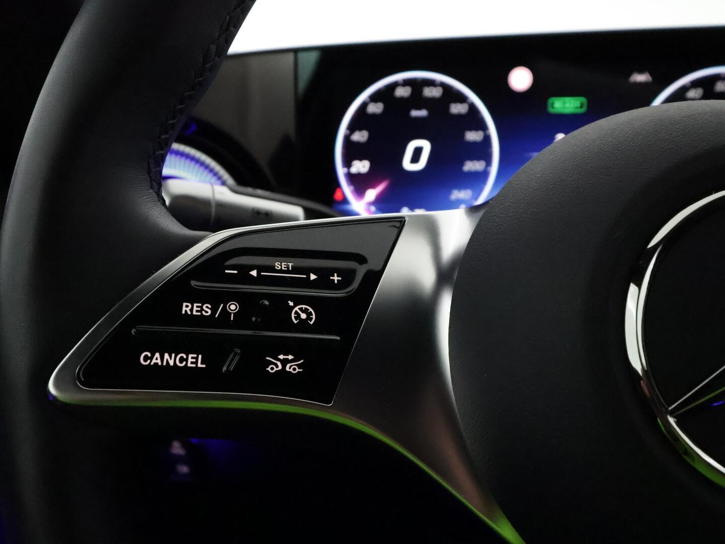 MERCEDES-BENZ CLA 2025