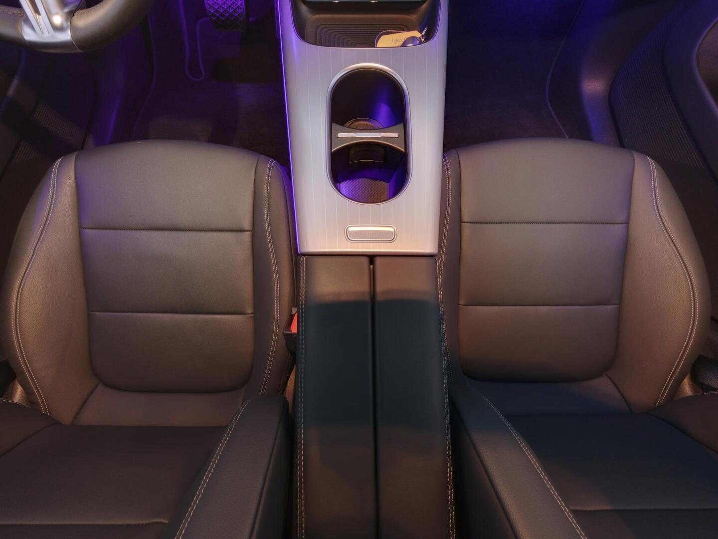 MERCEDES-BENZ CLA 2025
