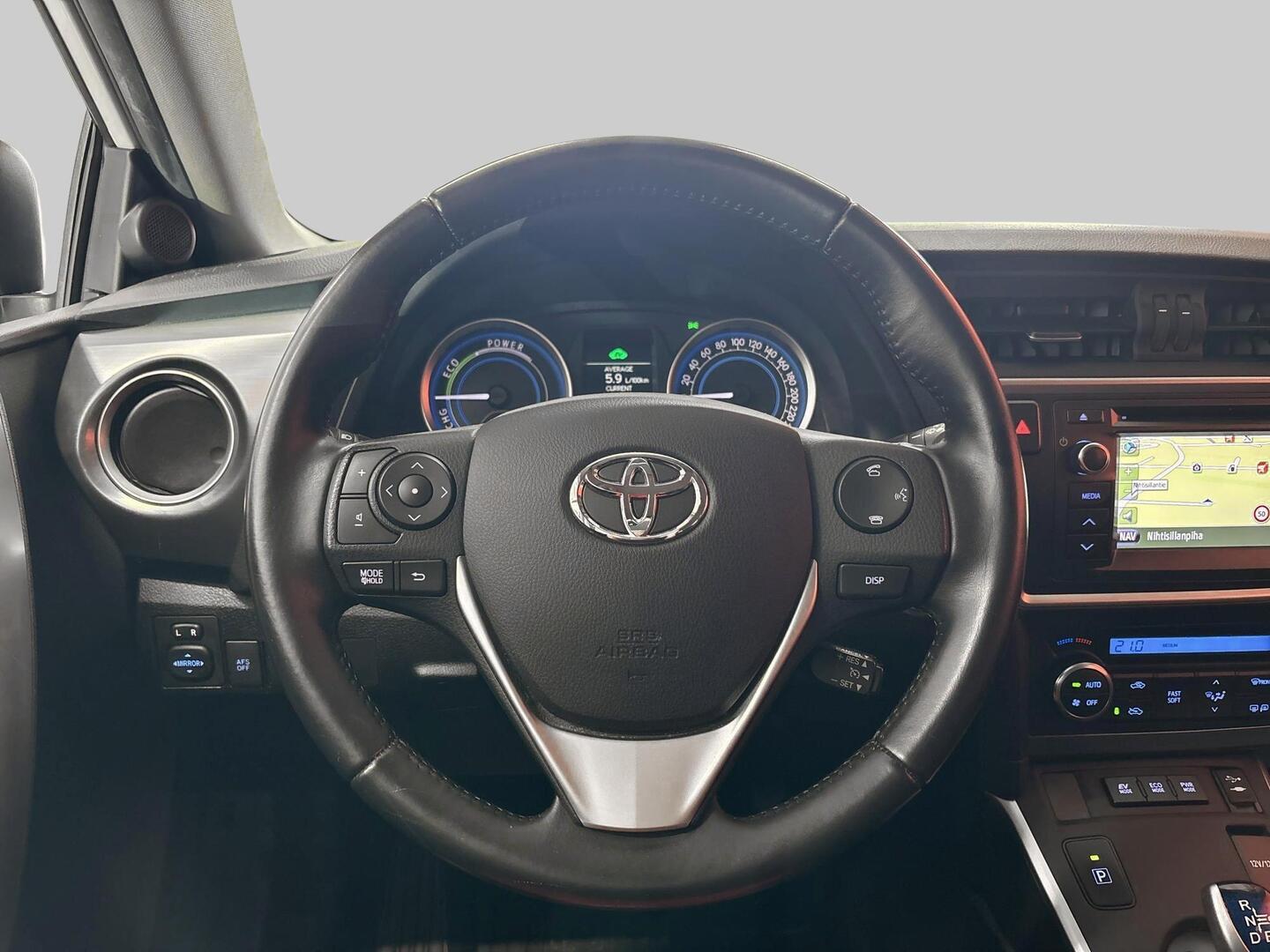TOYOTA Auris 2013