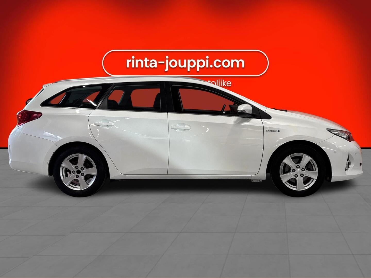 TOYOTA Auris 2013
