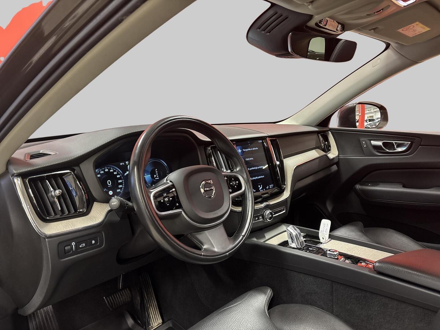 VOLVO XC60 2019