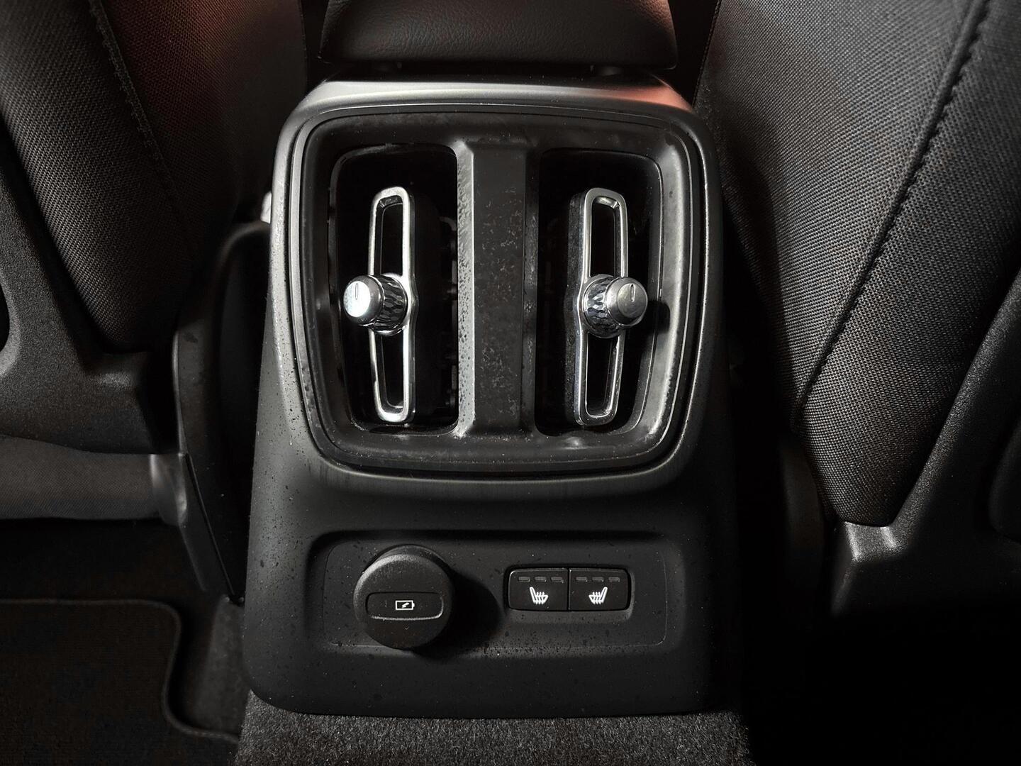 VOLVO XC40 2022