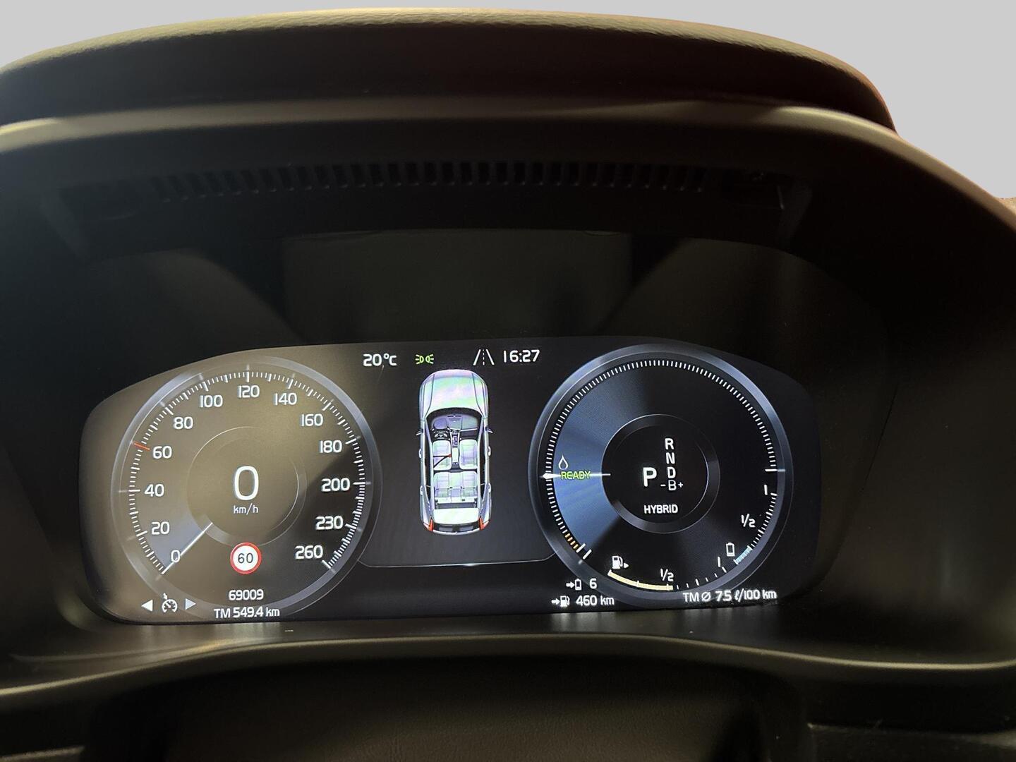 VOLVO XC40 2022