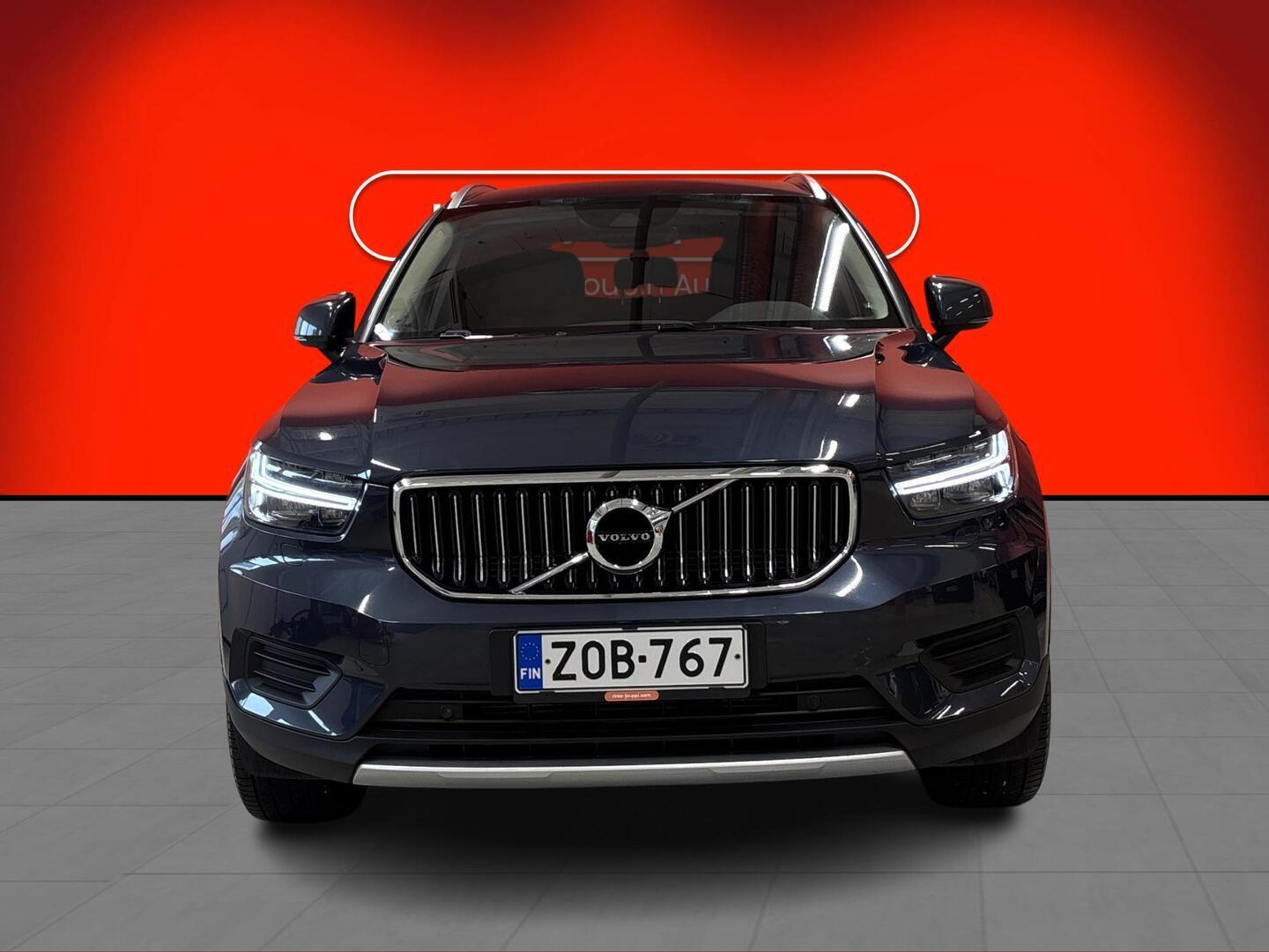 VOLVO XC40 2022