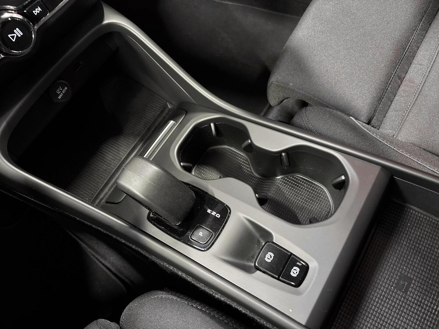 VOLVO XC40 2022