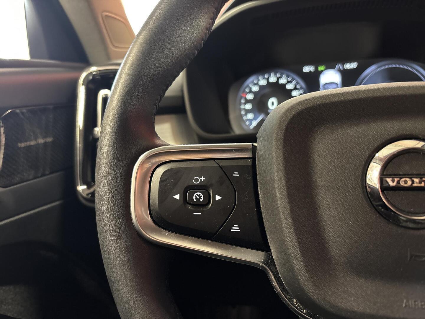 VOLVO XC40 2022