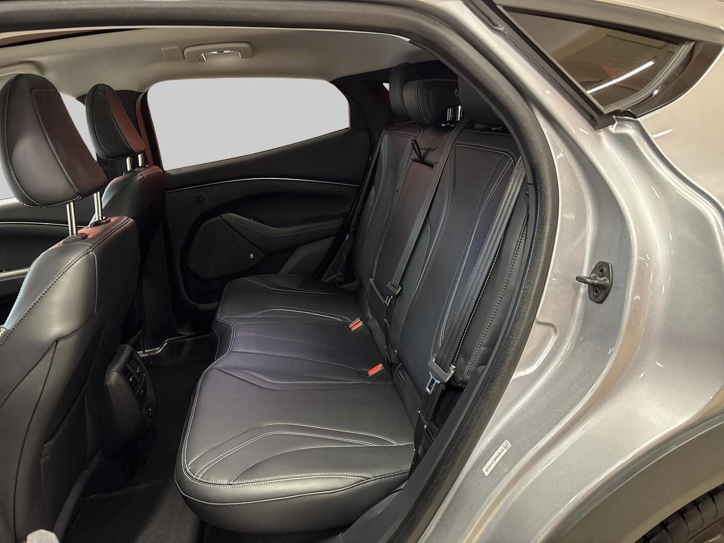 FORD MUSTANG MACH-E 2021