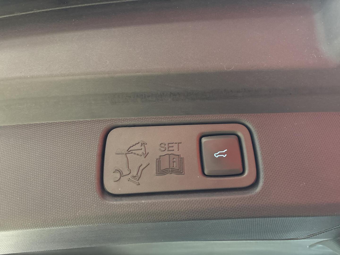 FORD MUSTANG MACH-E 2021