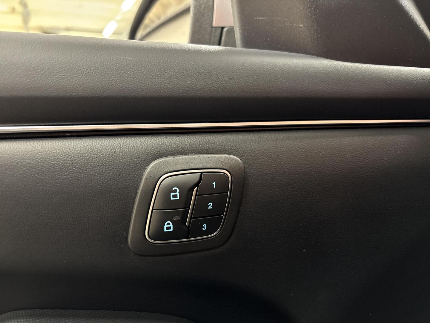 FORD MUSTANG MACH-E 2021