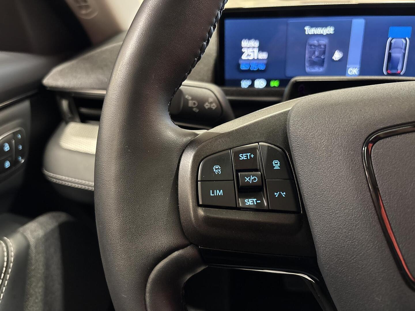 FORD MUSTANG MACH-E 2021