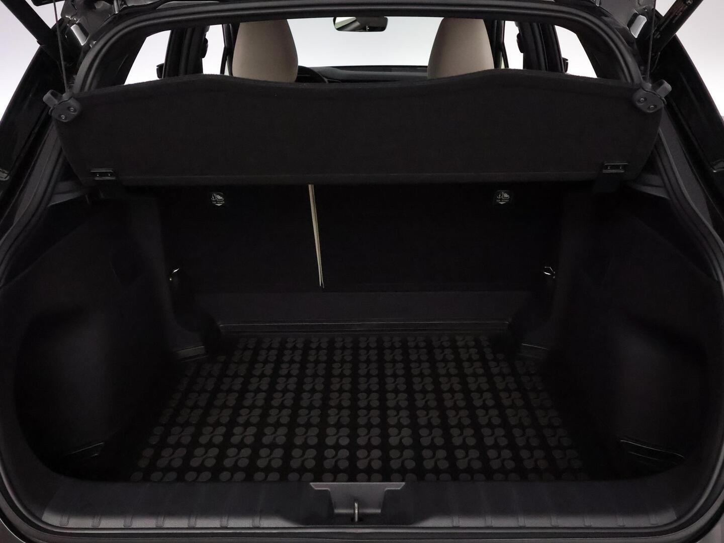 LEXUS LBX 2024