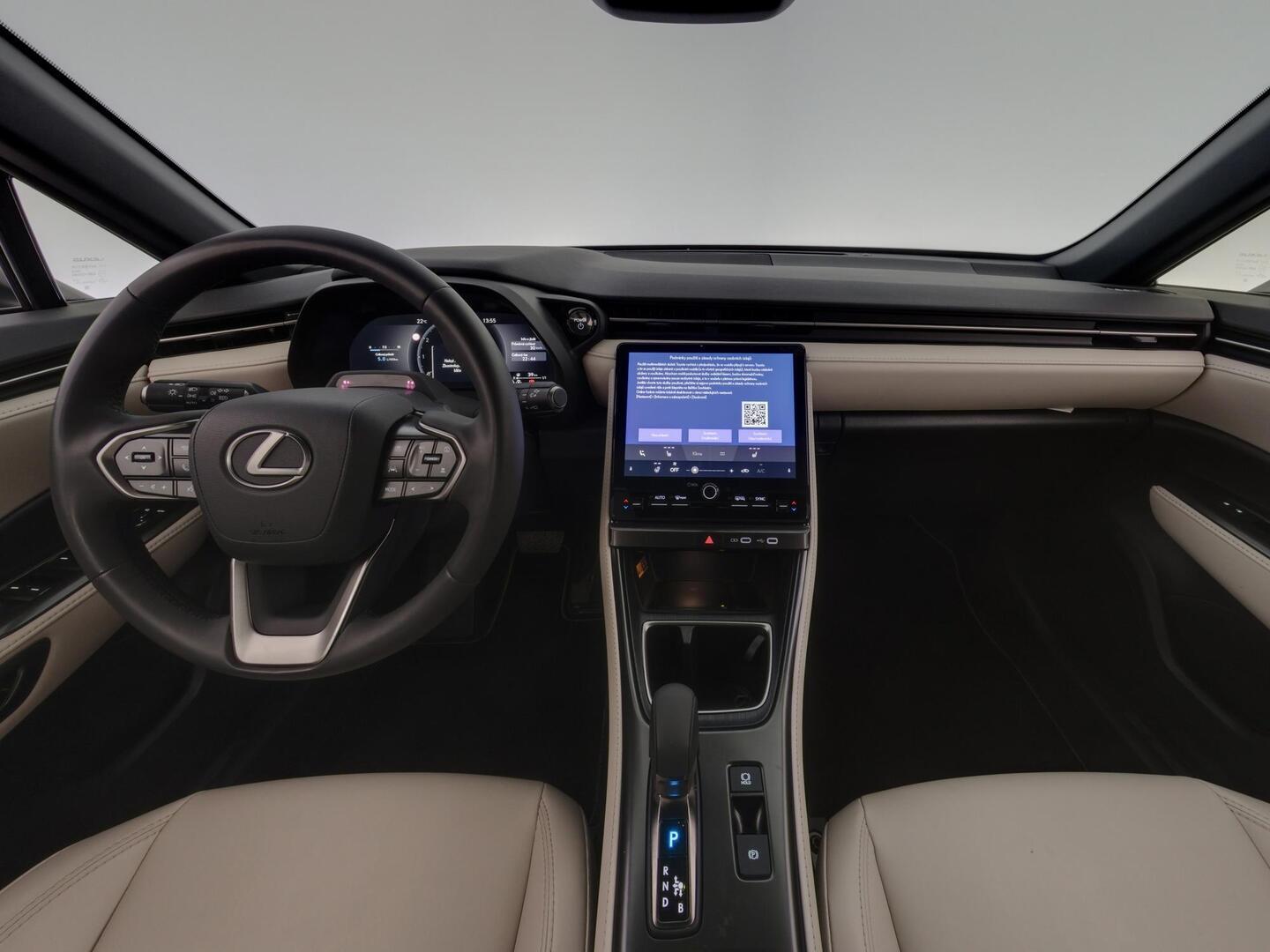 LEXUS LBX 2024