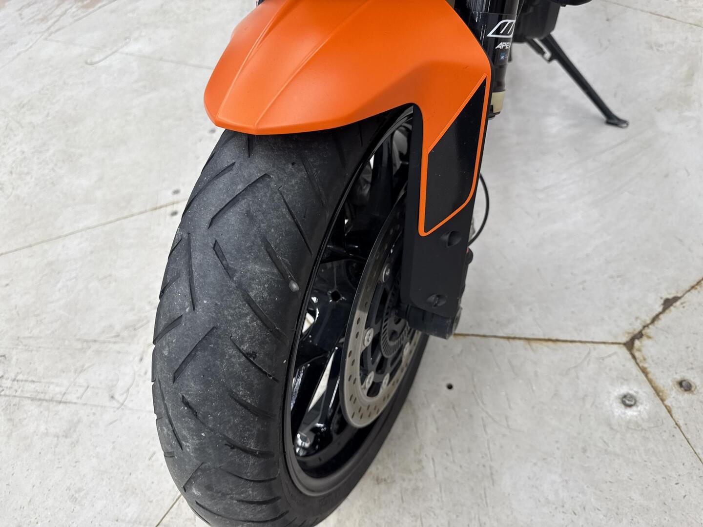 KTM 890 2021