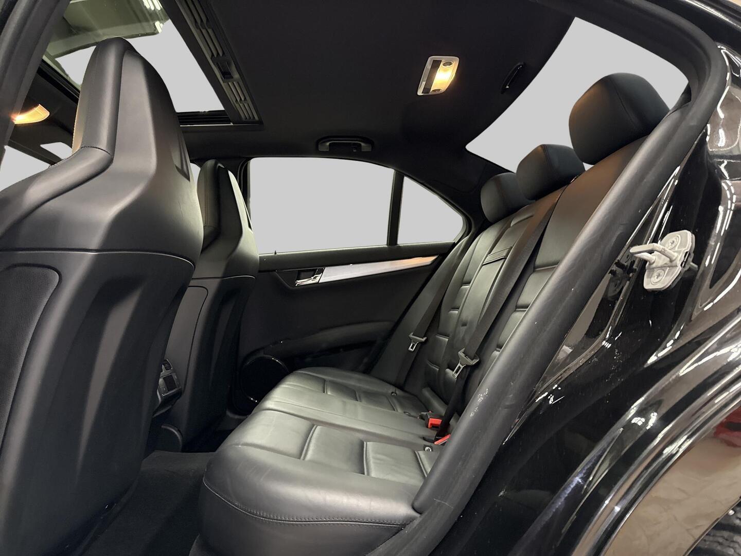 MERCEDES-BENZ C 63 AMG 2008