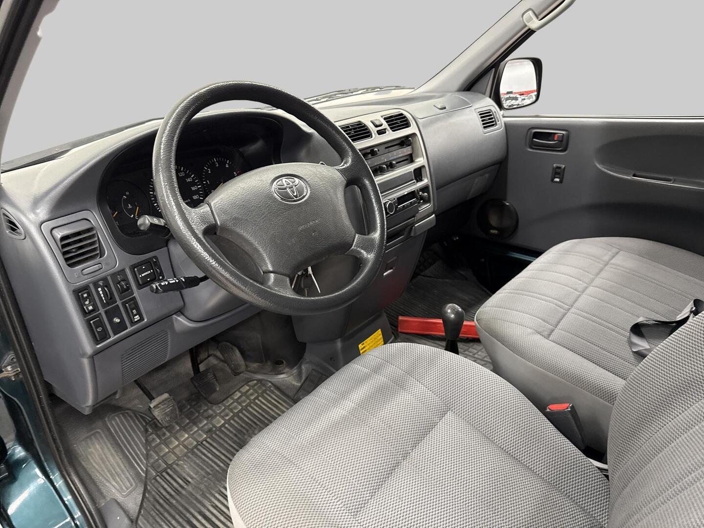 TOYOTA Hiace 2007