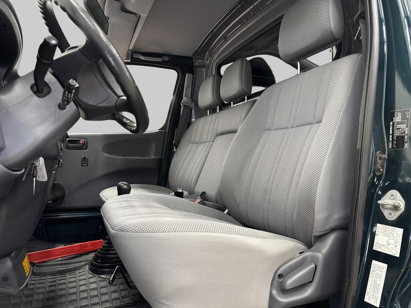 TOYOTA Hiace 2007